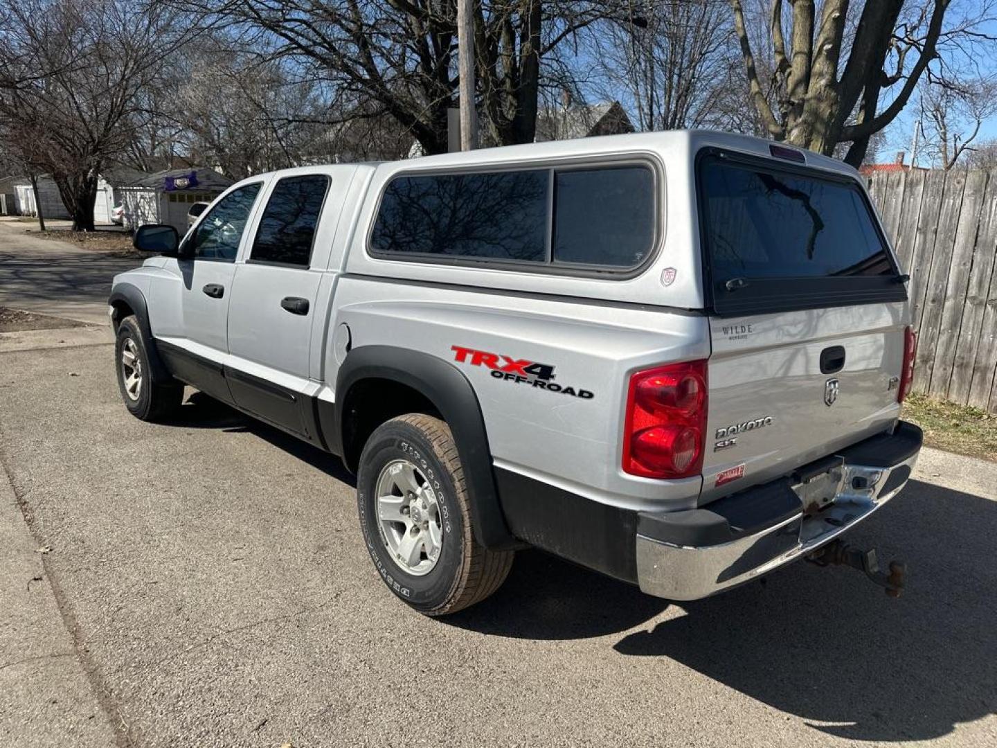 2006 SILVER DODGE DAKOTA QUAD SLT (1D7HW48N66S) with an 4.7L engine, Automatic transmission, located at 1708 Broadway, Rockford, IL, 61104, (815) 397-5010, 42.252522, -89.069359 - Photo#1