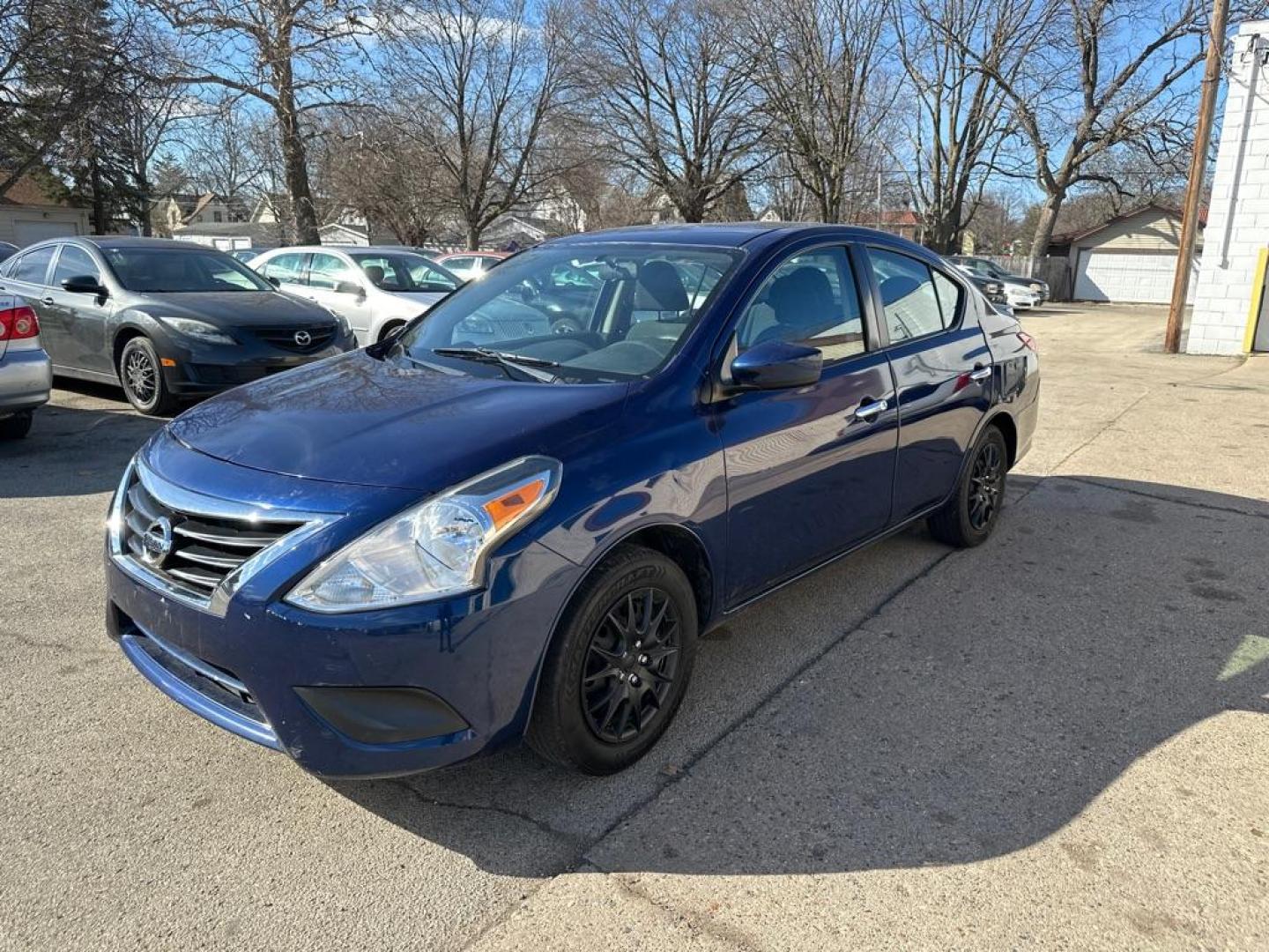 2018 BLUE NISSAN VERSA S (3N1CN7AP7JL) with an 1.6L engine, Continuously Variable transmission, located at 1708 Broadway, Rockford, IL, 61104, (815) 397-5010, 42.252522, -89.069359 - Photo#0