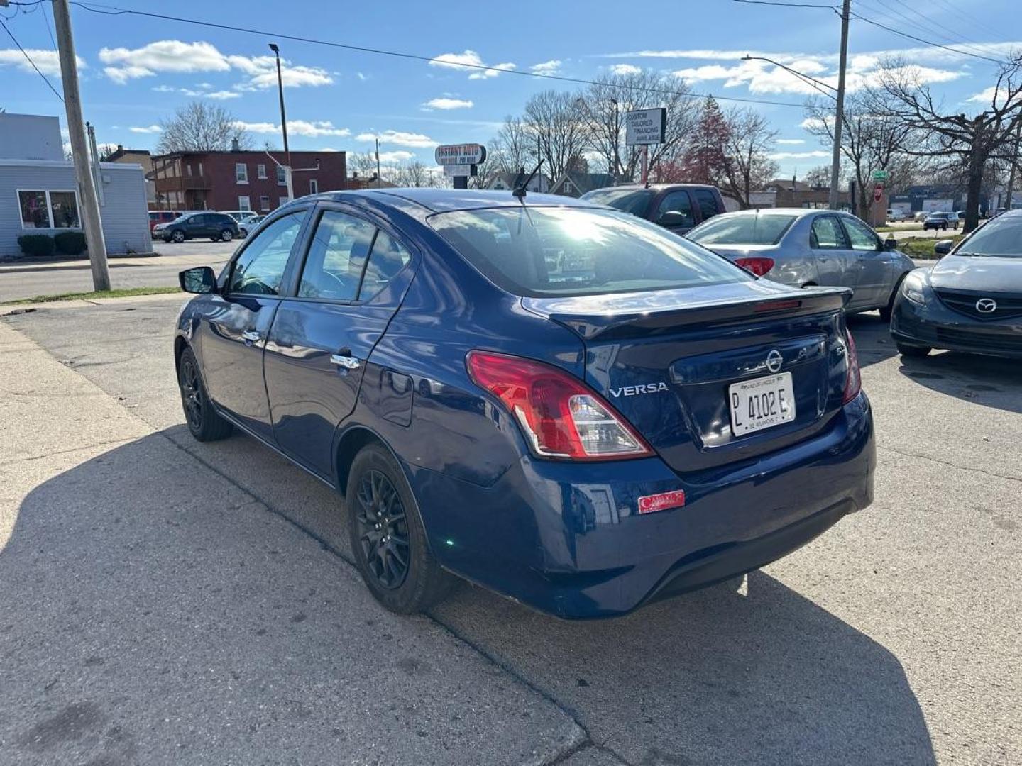 2018 BLUE NISSAN VERSA S (3N1CN7AP7JL) with an 1.6L engine, Continuously Variable transmission, located at 1708 Broadway, Rockford, IL, 61104, (815) 397-5010, 42.252522, -89.069359 - Photo#1