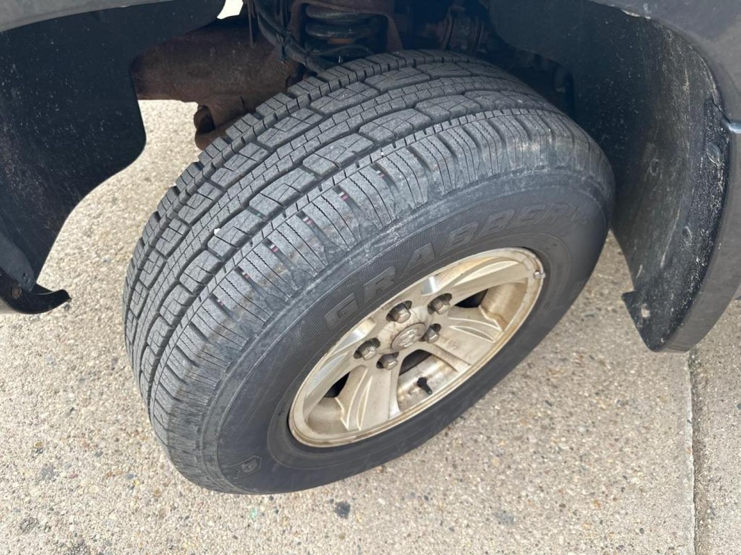 2009 BLACK DODGE DAKOTA ST (1D7HE22K29S) with an 3.7L engine, 6-Speed Manual transmission, located at 1708 Broadway, Rockford, IL, 61104, (815) 397-5010, 42.252522, -89.069359 - Photo#12