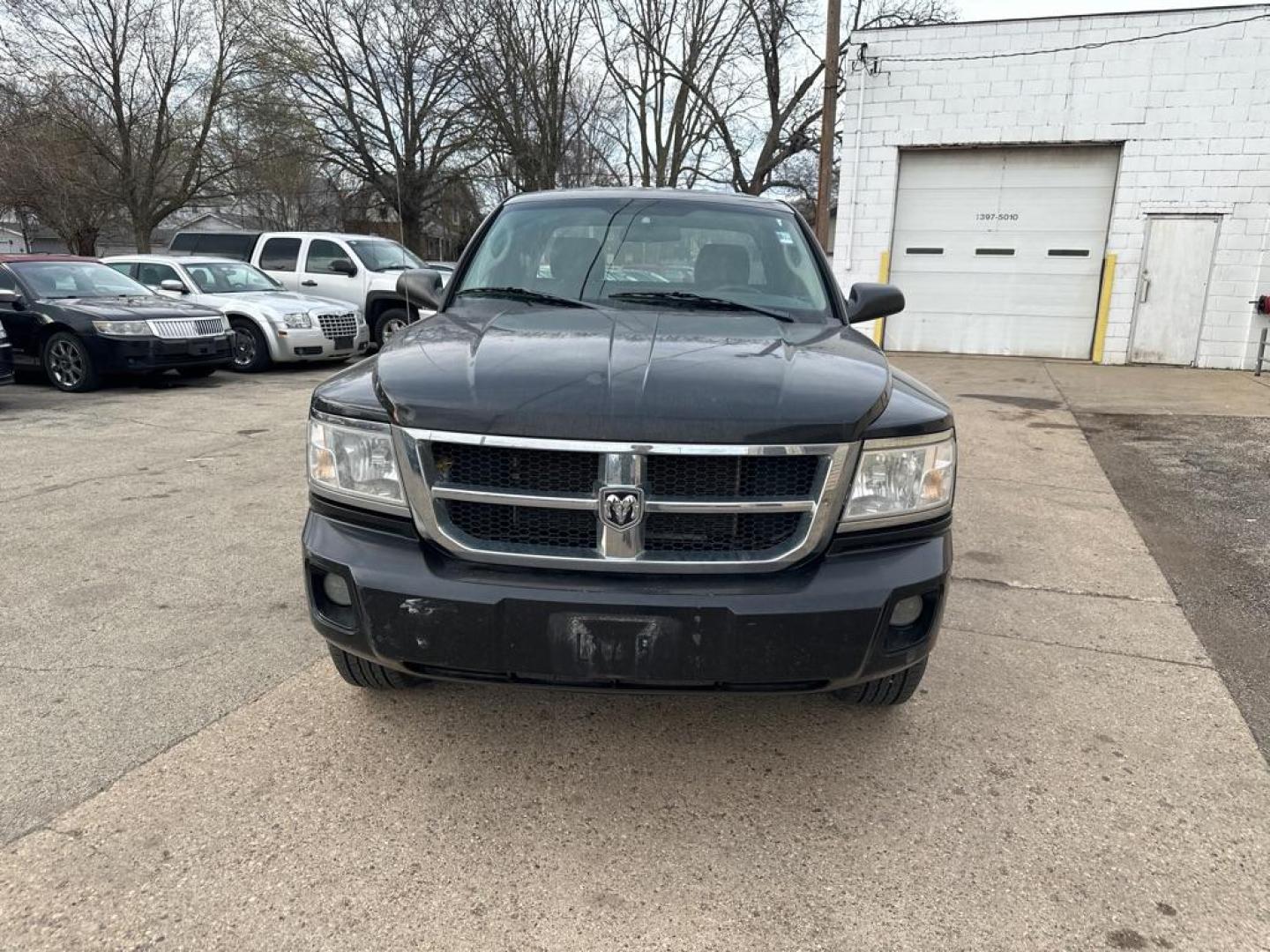 2009 BLACK DODGE DAKOTA ST (1D7HE22K29S) with an 3.7L engine, 6-Speed Manual transmission, located at 1708 Broadway, Rockford, IL, 61104, (815) 397-5010, 42.252522, -89.069359 - Photo#5