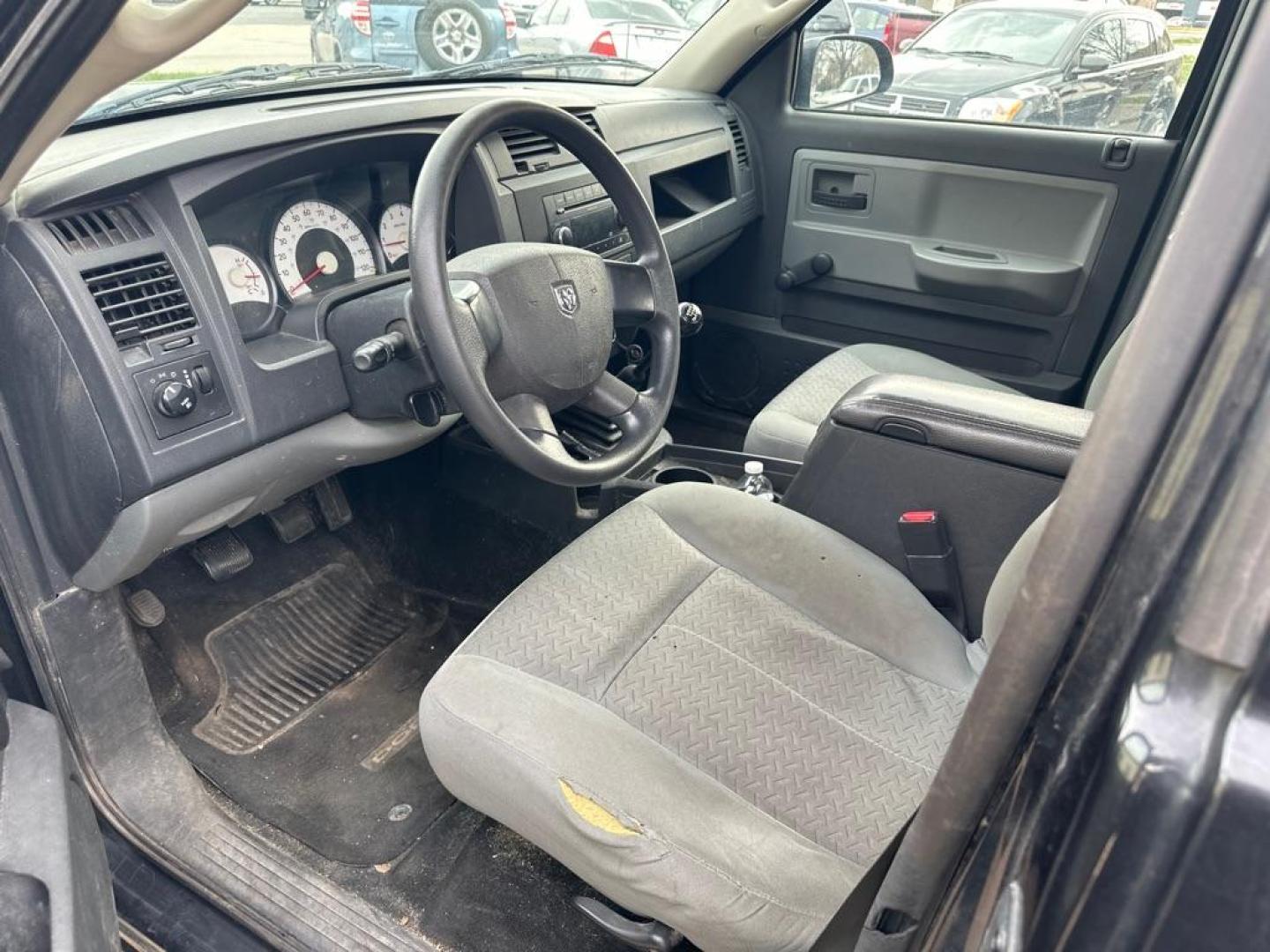 2009 BLACK DODGE DAKOTA ST (1D7HE22K29S) with an 3.7L engine, 6-Speed Manual transmission, located at 1708 Broadway, Rockford, IL, 61104, (815) 397-5010, 42.252522, -89.069359 - Photo#6