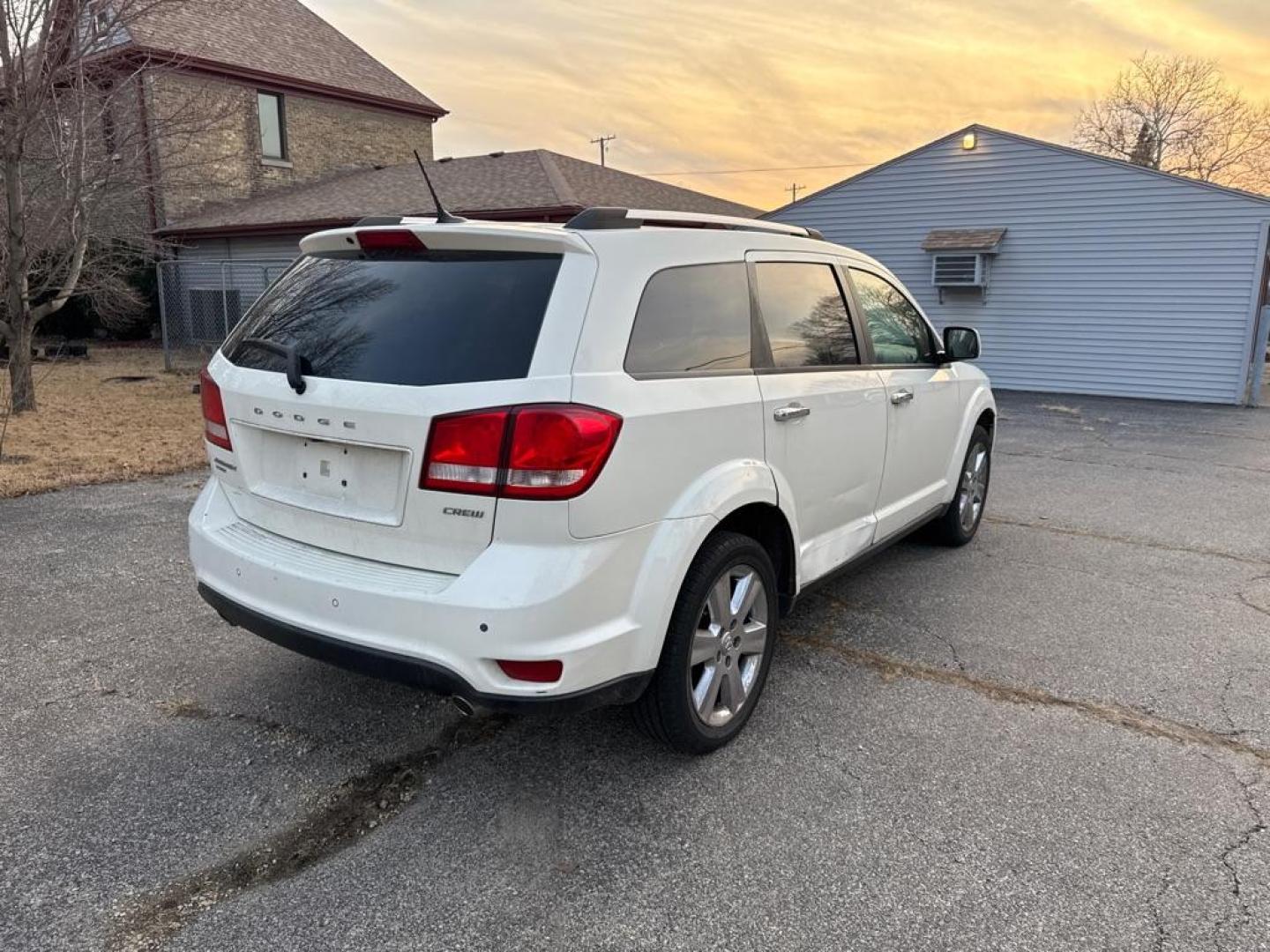 2013 WHITE DODGE JOURNEY CREW (3C4PDDDG8DT) with an 3.6L engine, Automatic transmission, located at 1708 Broadway, Rockford, IL, 61104, (815) 397-5010, 42.252522, -89.069359 - Photo#2