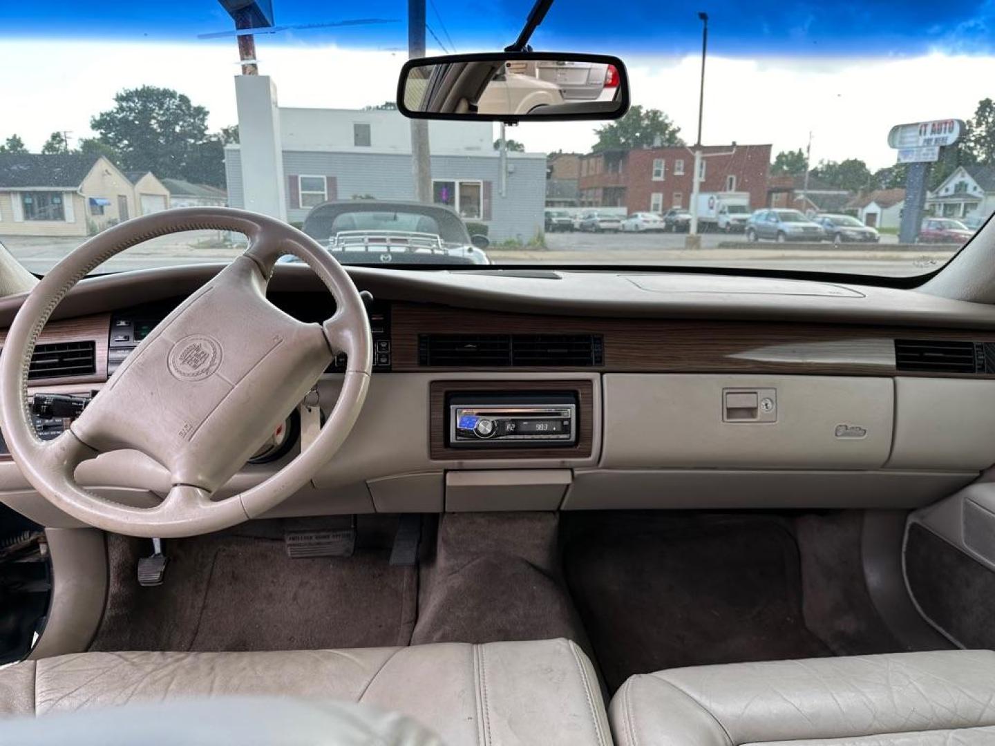 1995 GREEN CADILLAC DEVILLE (1G6KD52B9SU) with an 4.9L engine, Automatic transmission, located at 1708 Broadway, Rockford, IL, 61104, (815) 397-5010, 42.252522, -89.069359 - Photo#4