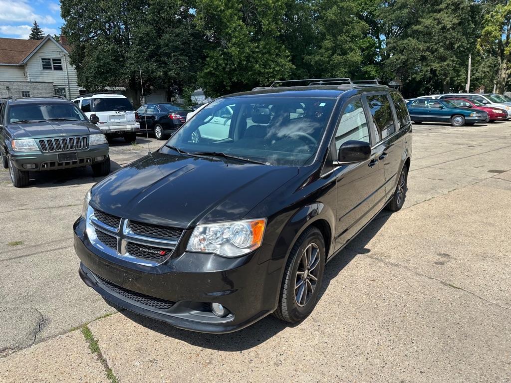 photo of 2017 DODGE GRAND CARAVAN SXT