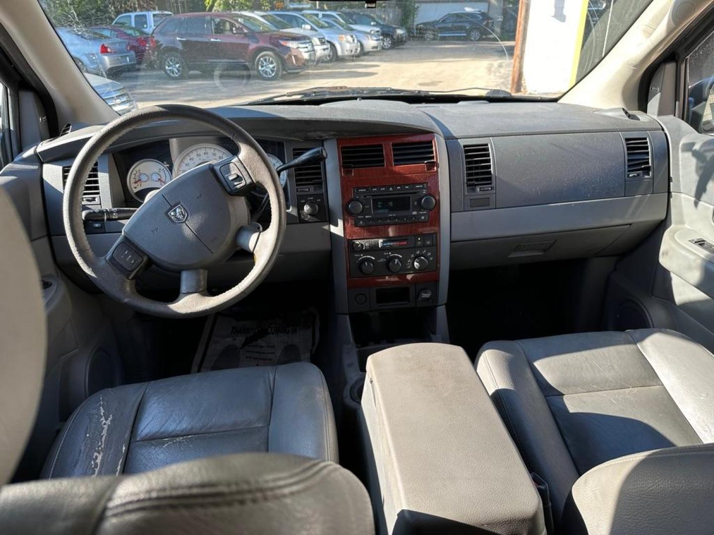 2005 BLACK DODGE DURANGO SLT (1D4HB48D65F) with an 5.7L engine, Automatic transmission, located at 1708 Broadway, Rockford, IL, 61104, (815) 397-5010, 42.252522, -89.069359 - Photo#6