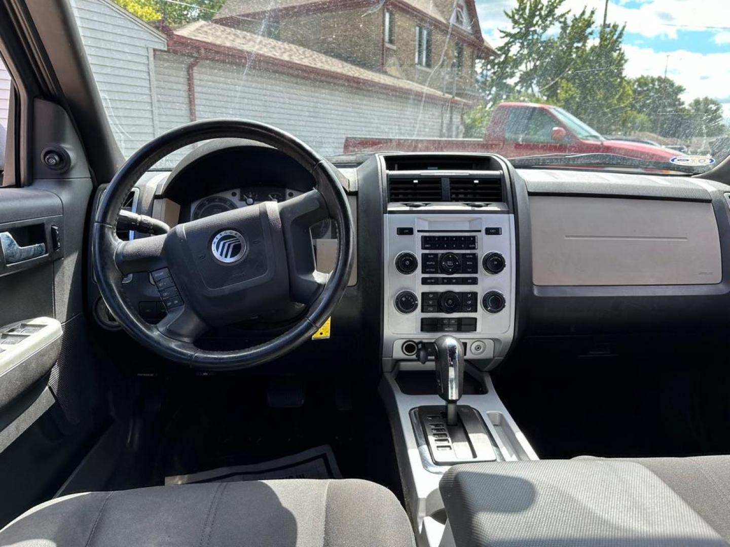 2008 BLACK MERCURY MARINER (4M2CU91178K) with an 3.0L engine, Automatic transmission, located at 1708 Broadway, Rockford, IL, 61104, (815) 397-5010, 42.252522, -89.069359 - Photo#5