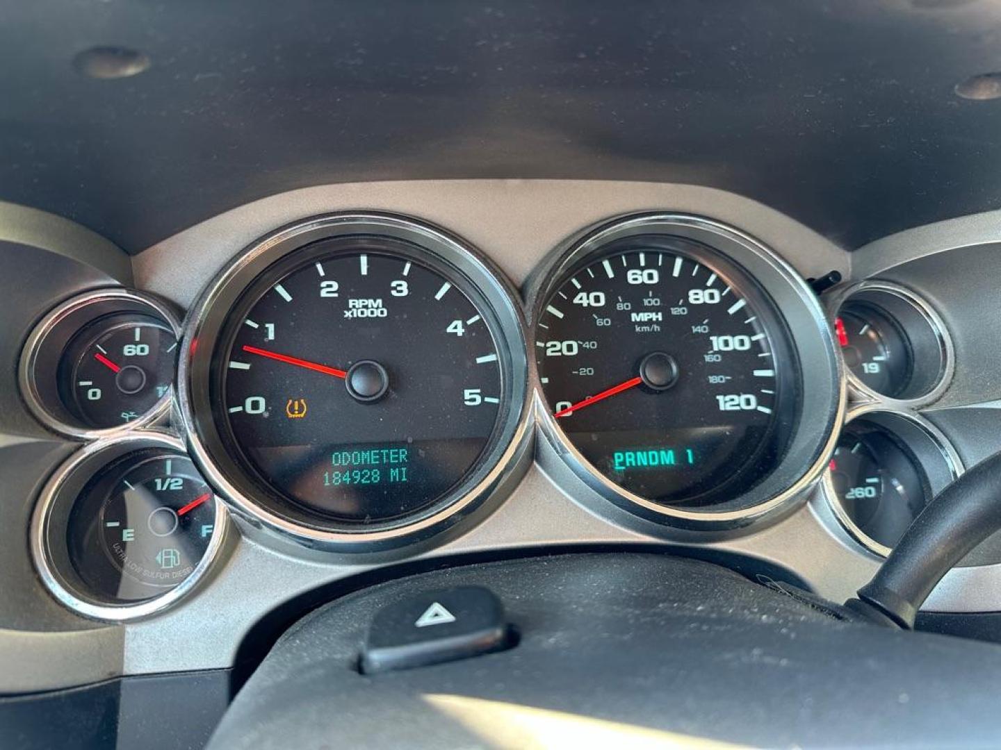 2008 MAROON CHEVROLET SILVERADO 2500 HEAVY DUTY (1GCHK23608F) with an 6.6L engine, Automatic transmission, located at 1708 Broadway, Rockford, IL, 61104, (815) 397-5010, 42.252522, -89.069359 - Photo#11