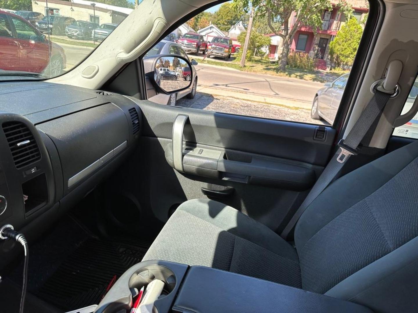 2008 MAROON CHEVROLET SILVERADO 2500 HEAVY DUTY (1GCHK23608F) with an 6.6L engine, Automatic transmission, located at 1708 Broadway, Rockford, IL, 61104, (815) 397-5010, 42.252522, -89.069359 - Photo#12