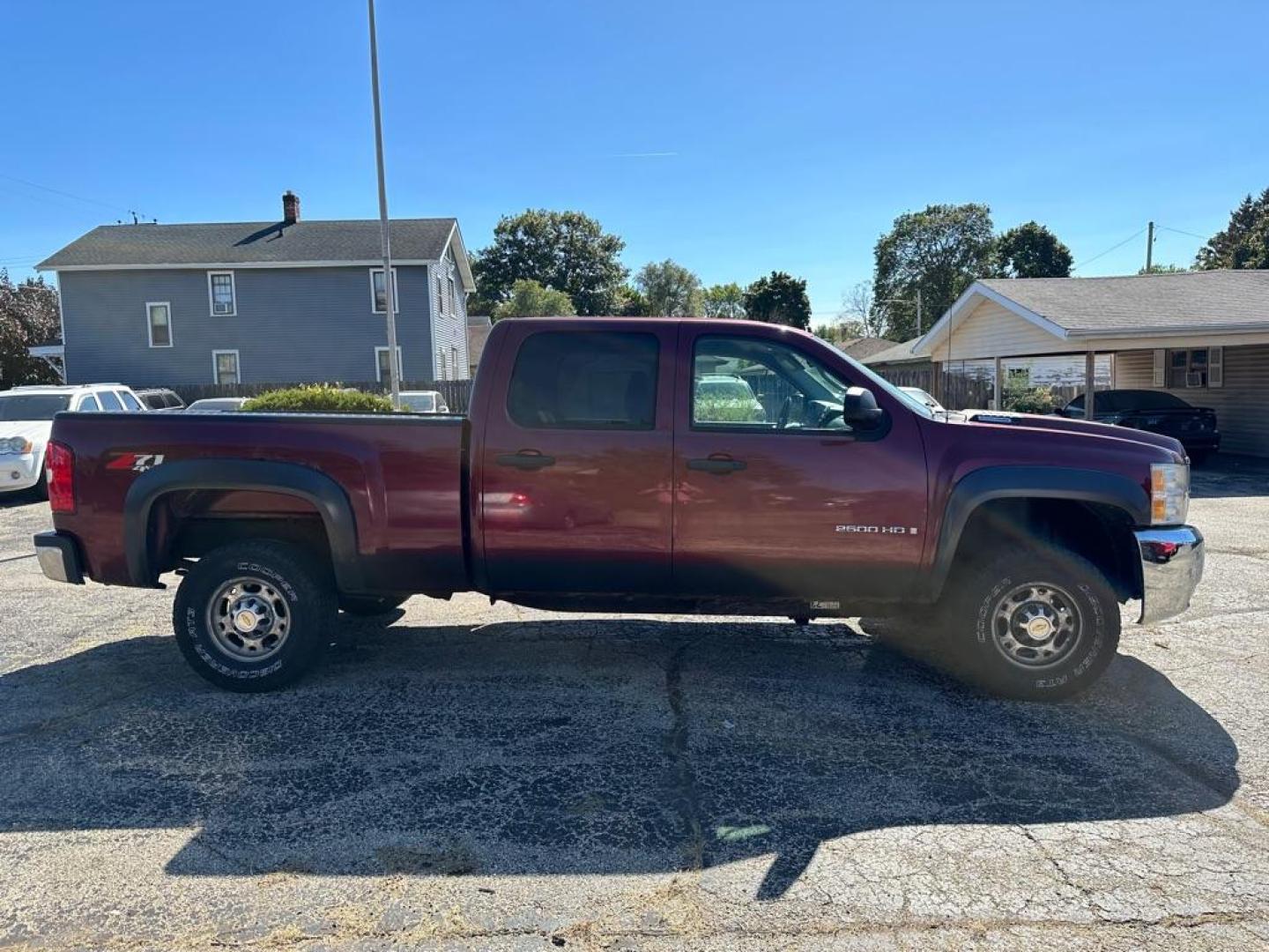 2008 MAROON CHEVROLET SILVERADO 2500 HEAVY DUTY (1GCHK23608F) with an 6.6L engine, Automatic transmission, located at 1708 Broadway, Rockford, IL, 61104, (815) 397-5010, 42.252522, -89.069359 - Photo#3