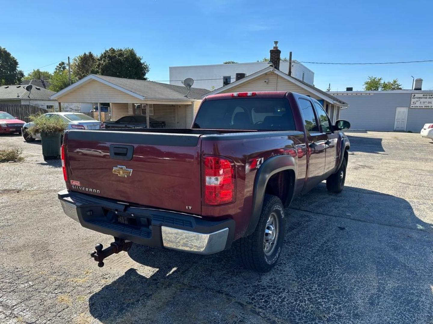 2008 MAROON CHEVROLET SILVERADO 2500 HEAVY DUTY (1GCHK23608F) with an 6.6L engine, Automatic transmission, located at 1708 Broadway, Rockford, IL, 61104, (815) 397-5010, 42.252522, -89.069359 - Photo#4