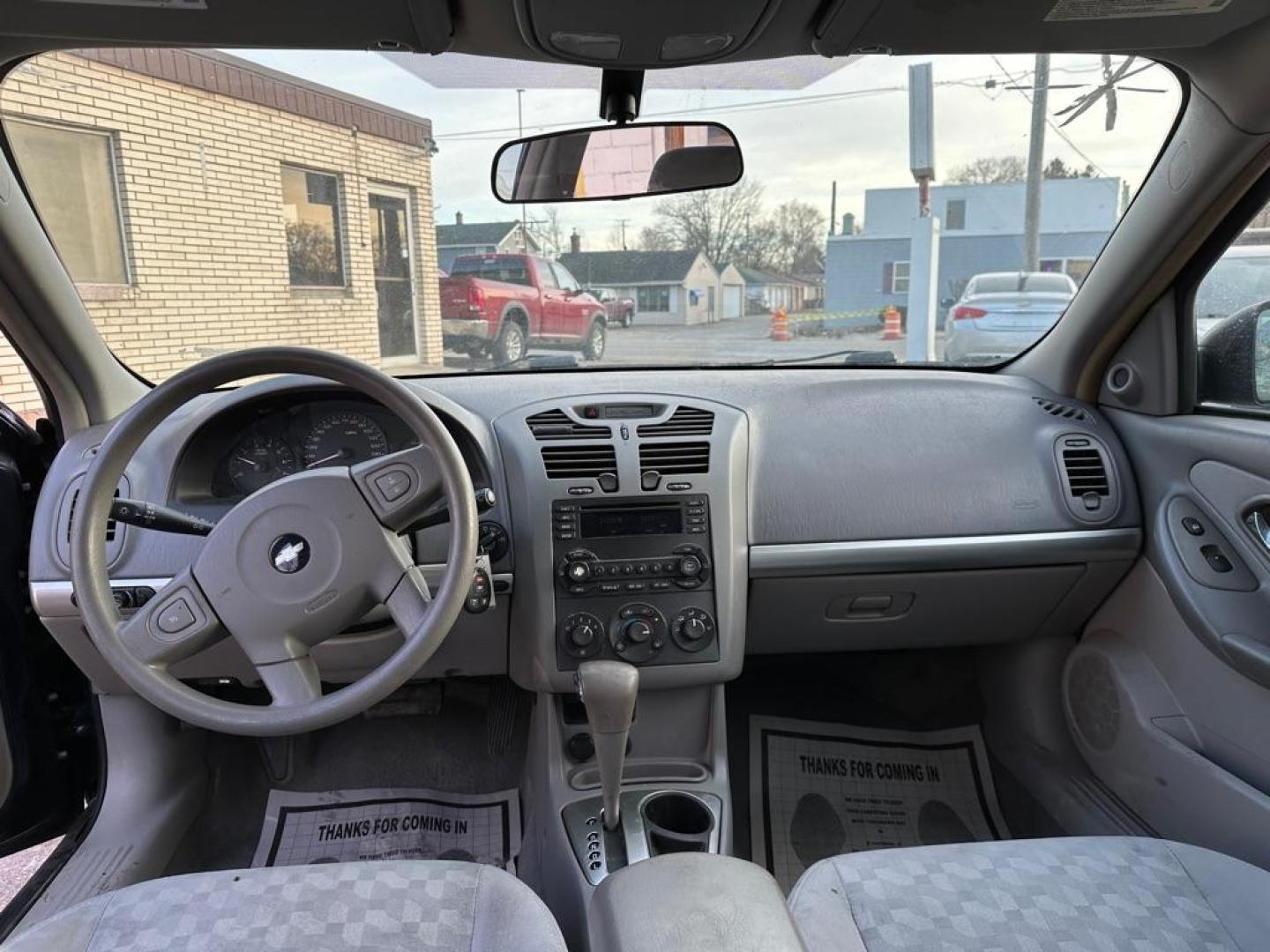 2005 BLUE CHEVROLET MALIBU LS (1G1ZT52865F) with an 3.5L engine, Automatic transmission, located at 1708 Broadway, Rockford, IL, 61104, (815) 397-5010, 42.252522, -89.069359 - Photo#5