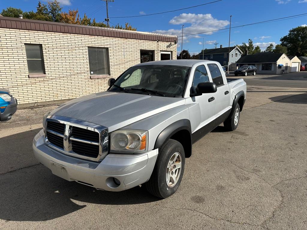 photo of 2007 DODGE DAKOTA QUAD SLT