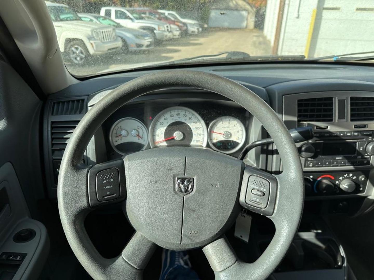 2007 SILVER DODGE DAKOTA QUAD SLT (1D7HW48K97S) with an 3.7L engine, Automatic transmission, located at 1708 Broadway, Rockford, IL, 61104, (815) 397-5010, 42.252522, -89.069359 - Photo#10