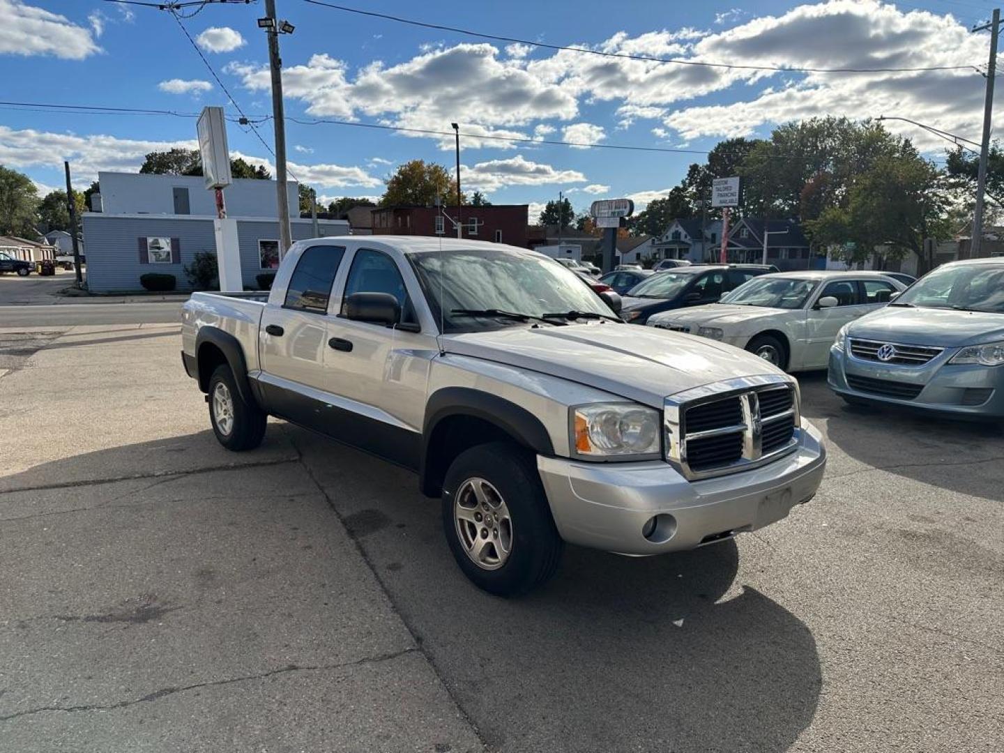 2007 SILVER DODGE DAKOTA QUAD SLT (1D7HW48K97S) with an 3.7L engine, Automatic transmission, located at 1708 Broadway, Rockford, IL, 61104, (815) 397-5010, 42.252522, -89.069359 - Photo#6