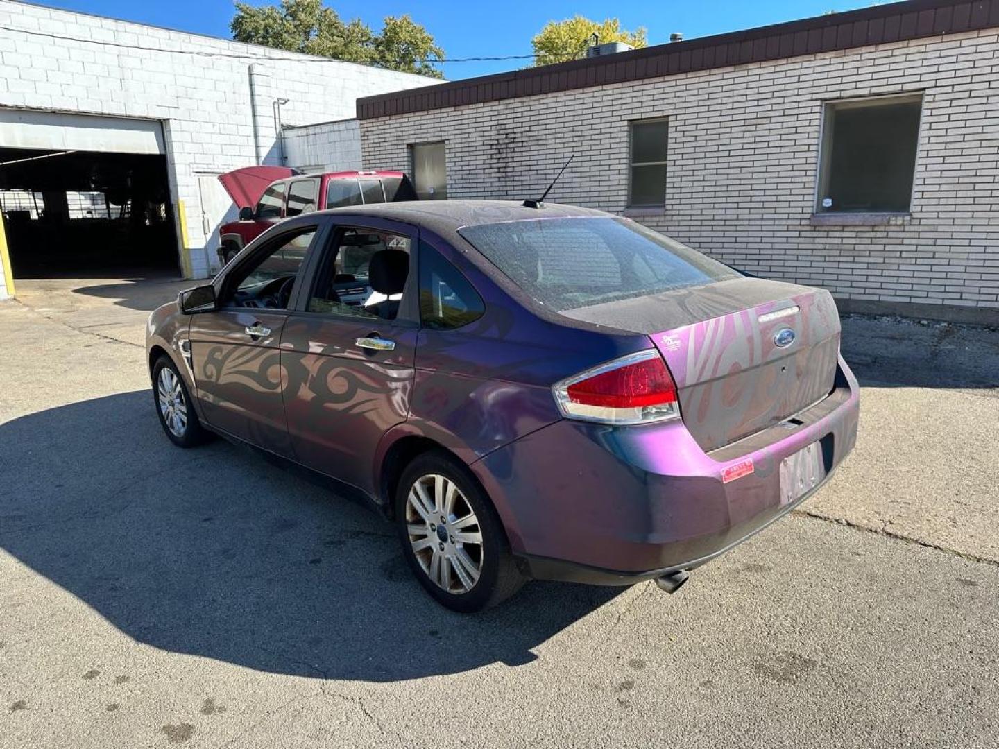 2008 BLUE FORD FOCUS SE (1FAHP35N68W) with an 2.0L engine, Automatic transmission, located at 1708 Broadway, Rockford, IL, 61104, (815) 397-5010, 42.252522, -89.069359 - Photo#5