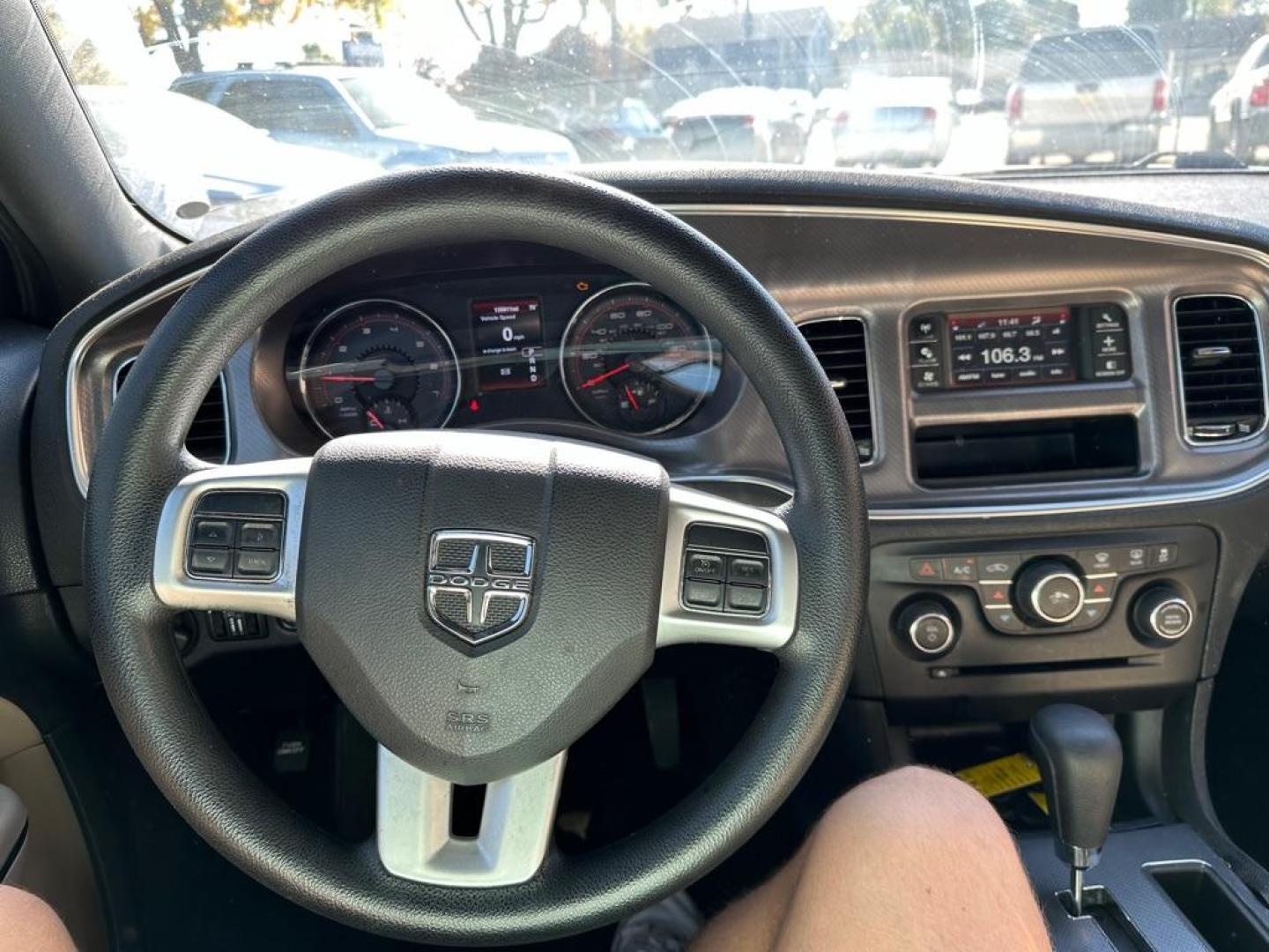 2014 WHITE DODGE CHARGER SE (2C3CDXBG4EH) with an 3.6L engine, Automatic transmission, located at 1708 Broadway, Rockford, IL, 61104, (815) 397-5010, 42.252522, -89.069359 - Photo#11