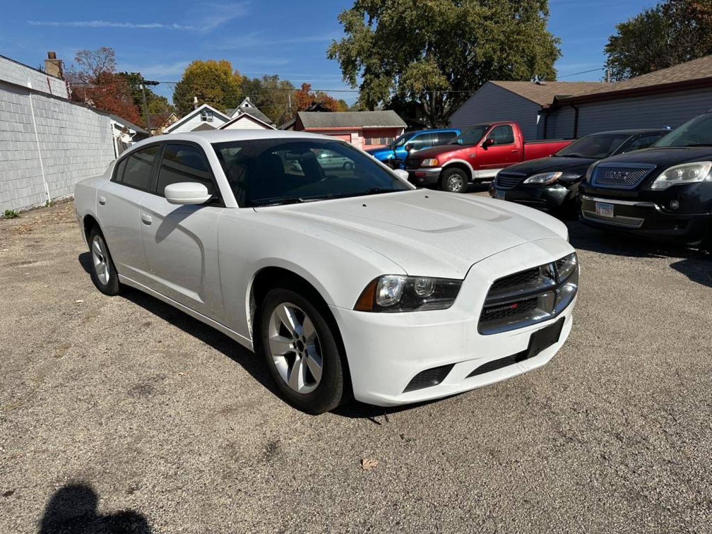 2014 WHITE DODGE CHARGER SE (2C3CDXBG4EH) with an 3.6L engine, Automatic transmission, located at 1708 Broadway, Rockford, IL, 61104, (815) 397-5010, 42.252522, -89.069359 - Photo#2