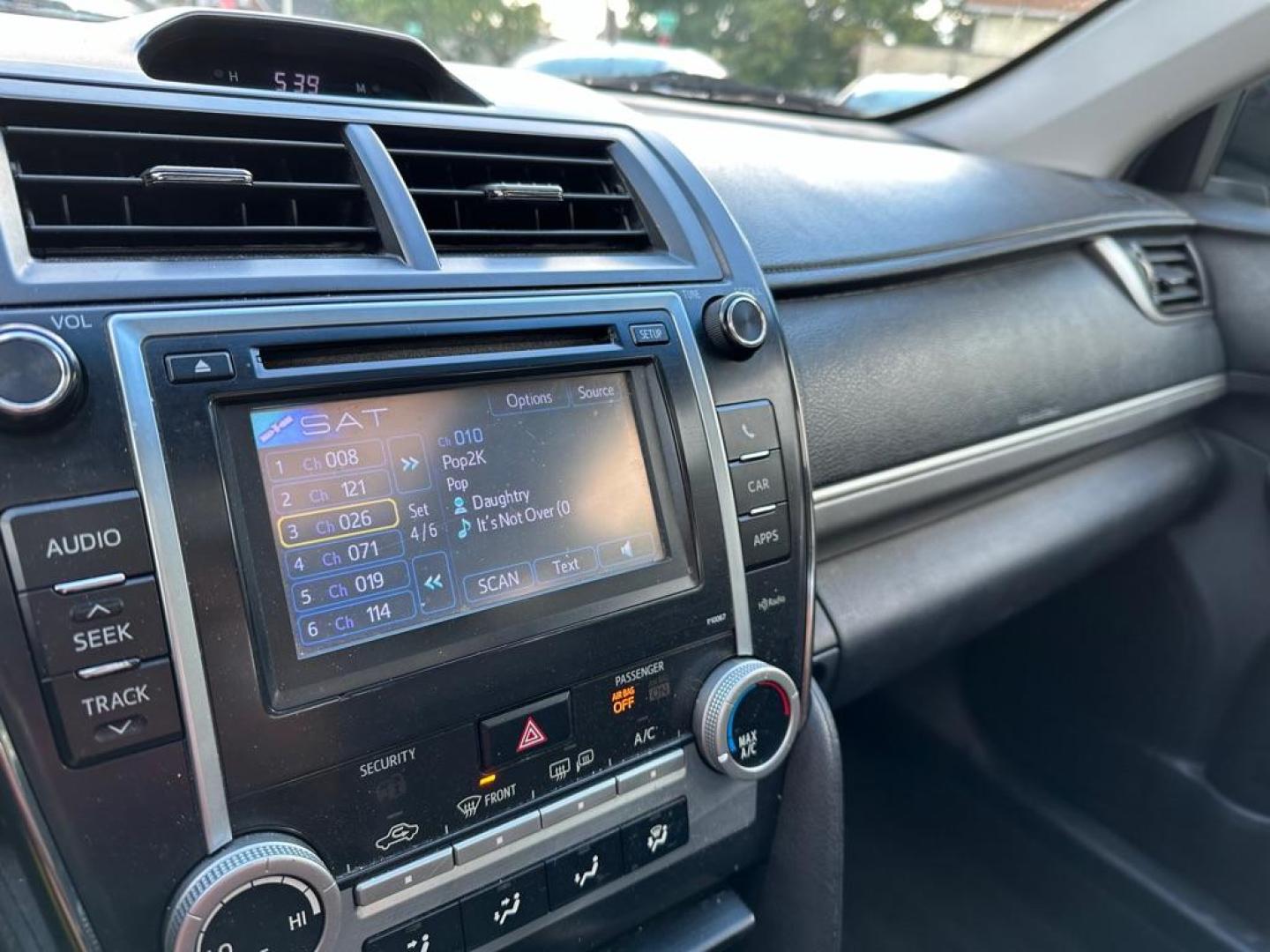 2012 SILVER TOYOTA CAMRY BASE (4T1BF1FK3CU) with an 2.5L engine, Automatic transmission, located at 1708 Broadway, Rockford, IL, 61104, (815) 397-5010, 42.252522, -89.069359 - Photo#9