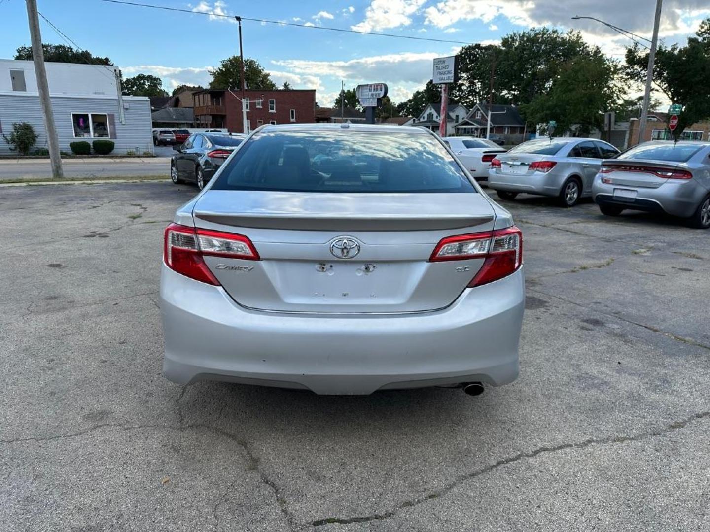 2012 SILVER TOYOTA CAMRY BASE (4T1BF1FK3CU) with an 2.5L engine, Automatic transmission, located at 1708 Broadway, Rockford, IL, 61104, (815) 397-5010, 42.252522, -89.069359 - Photo#3