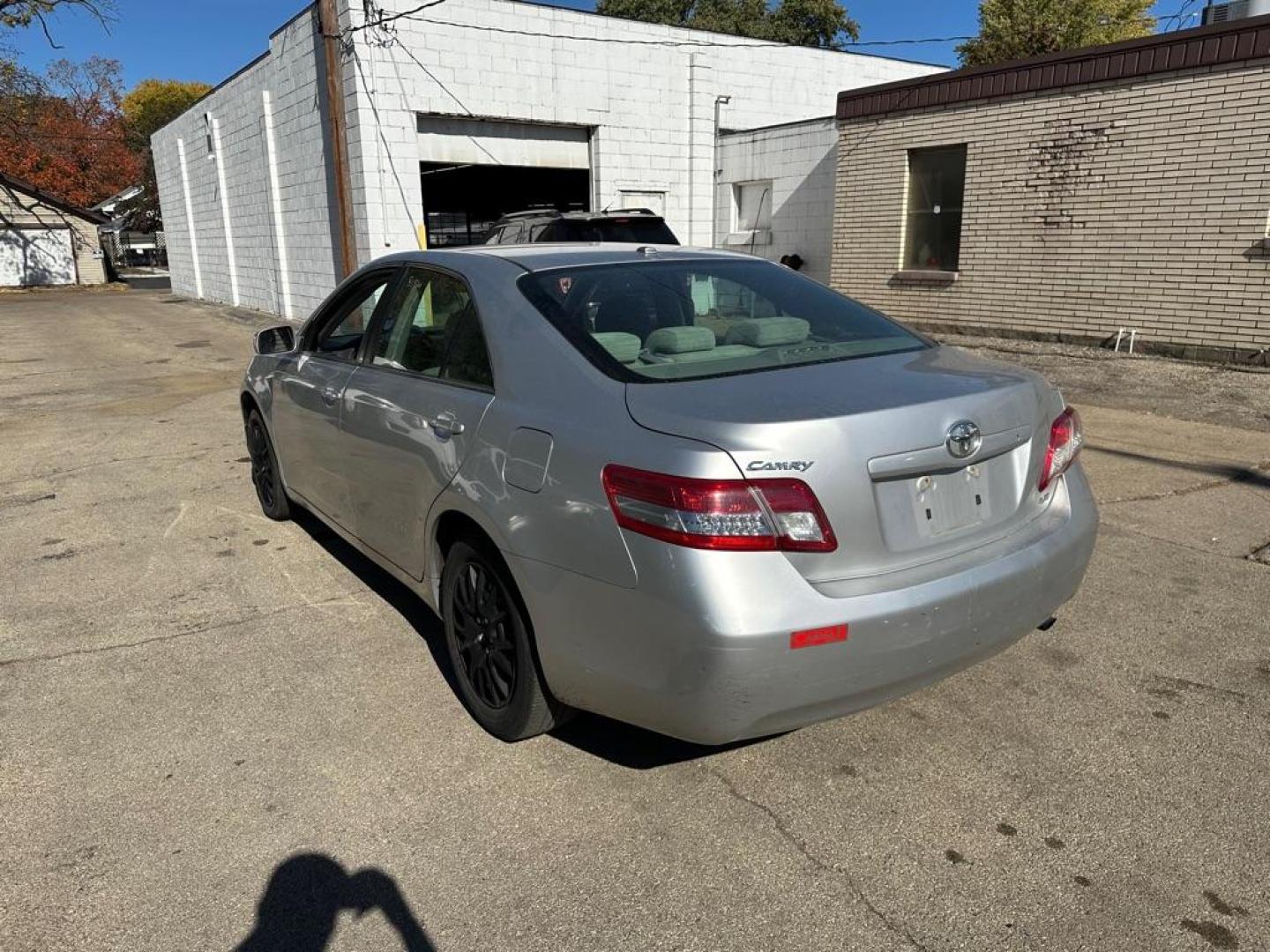 2010 SILVER TOYOTA CAMRY BASE (4T4BF3EK0AR) with an 2.5L engine, Automatic transmission, located at 1708 Broadway, Rockford, IL, 61104, (815) 397-5010, 42.252522, -89.069359 - Photo#1