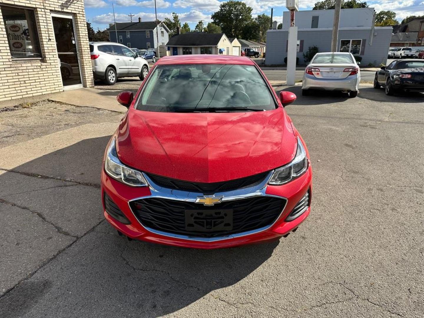 2019 RED CHEVROLET CRUZE LS (1G1BC5SM3K7) with an 1.4L engine, Automatic transmission, located at 1708 Broadway, Rockford, IL, 61104, (815) 397-5010, 42.252522, -89.069359 - Photo#1