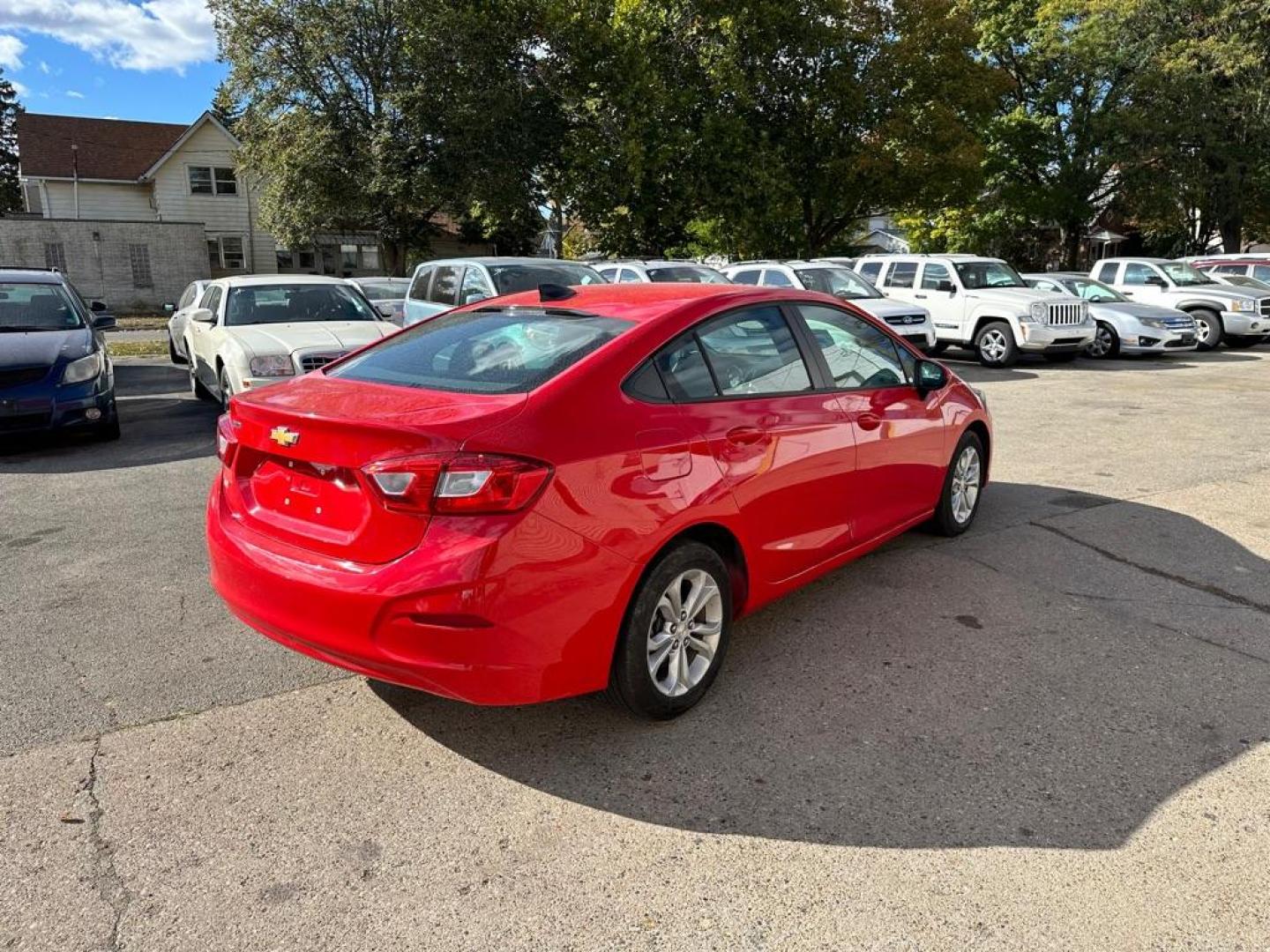 2019 RED CHEVROLET CRUZE LS (1G1BC5SM3K7) with an 1.4L engine, Automatic transmission, located at 1708 Broadway, Rockford, IL, 61104, (815) 397-5010, 42.252522, -89.069359 - Photo#4