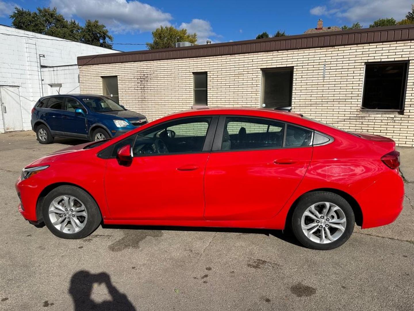 2019 RED CHEVROLET CRUZE LS (1G1BC5SM3K7) with an 1.4L engine, Automatic transmission, located at 1708 Broadway, Rockford, IL, 61104, (815) 397-5010, 42.252522, -89.069359 - Photo#7