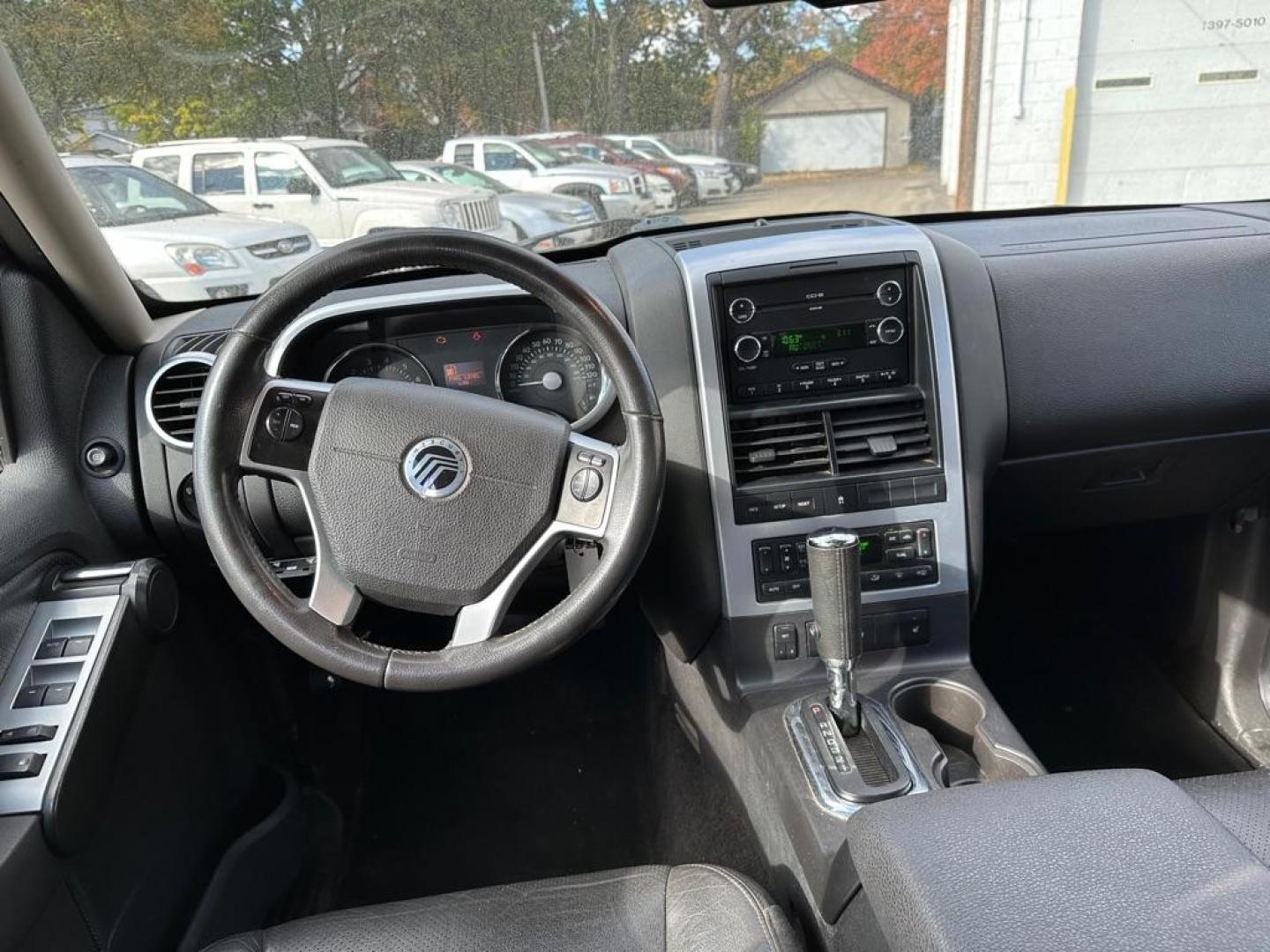 2008 SILVER MERCURY MOUNTAINEER LUXURY (4M2EU47E28U) with an 4.0L engine, Automatic transmission, located at 1708 Broadway, Rockford, IL, 61104, (815) 397-5010, 42.252522, -89.069359 - Photo#8