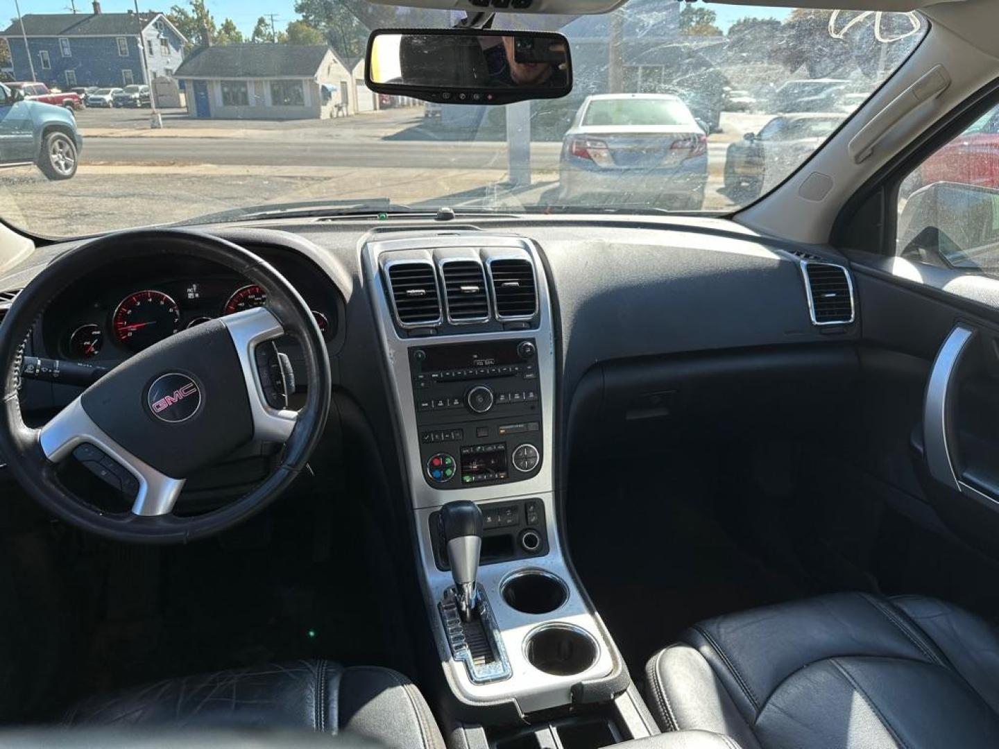 2012 BLUE GMC ACADIA SLT-1 (1GKKVRED1CJ) with an 3.6L engine, Automatic transmission, located at 1708 Broadway, Rockford, IL, 61104, (815) 397-5010, 42.252522, -89.069359 - Photo#11