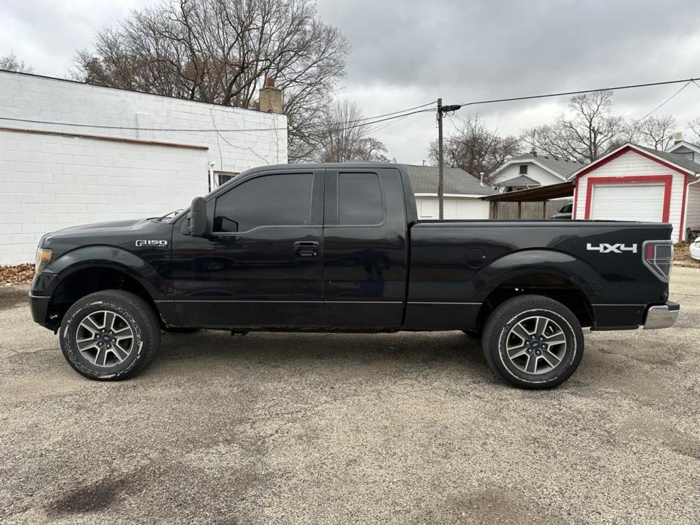 2013 BLACK FORD F150 SUPER CAB (1FTFX1EF3DK) with an 5.0L engine, Automatic transmission, located at 1708 Broadway, Rockford, IL, 61104, (815) 397-5010, 42.252522, -89.069359 - Photo#9