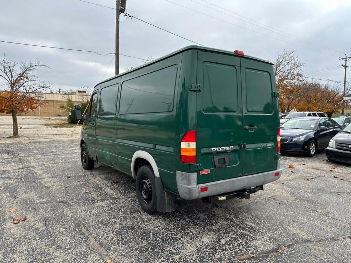 2004 GREEN DODGE 2500 SPRINTER (WD2PD643645) with an 2.7L engine, Automatic transmission, located at 1708 Broadway, Rockford, IL, 61104, (815) 397-5010, 42.252522, -89.069359 - Photo#6