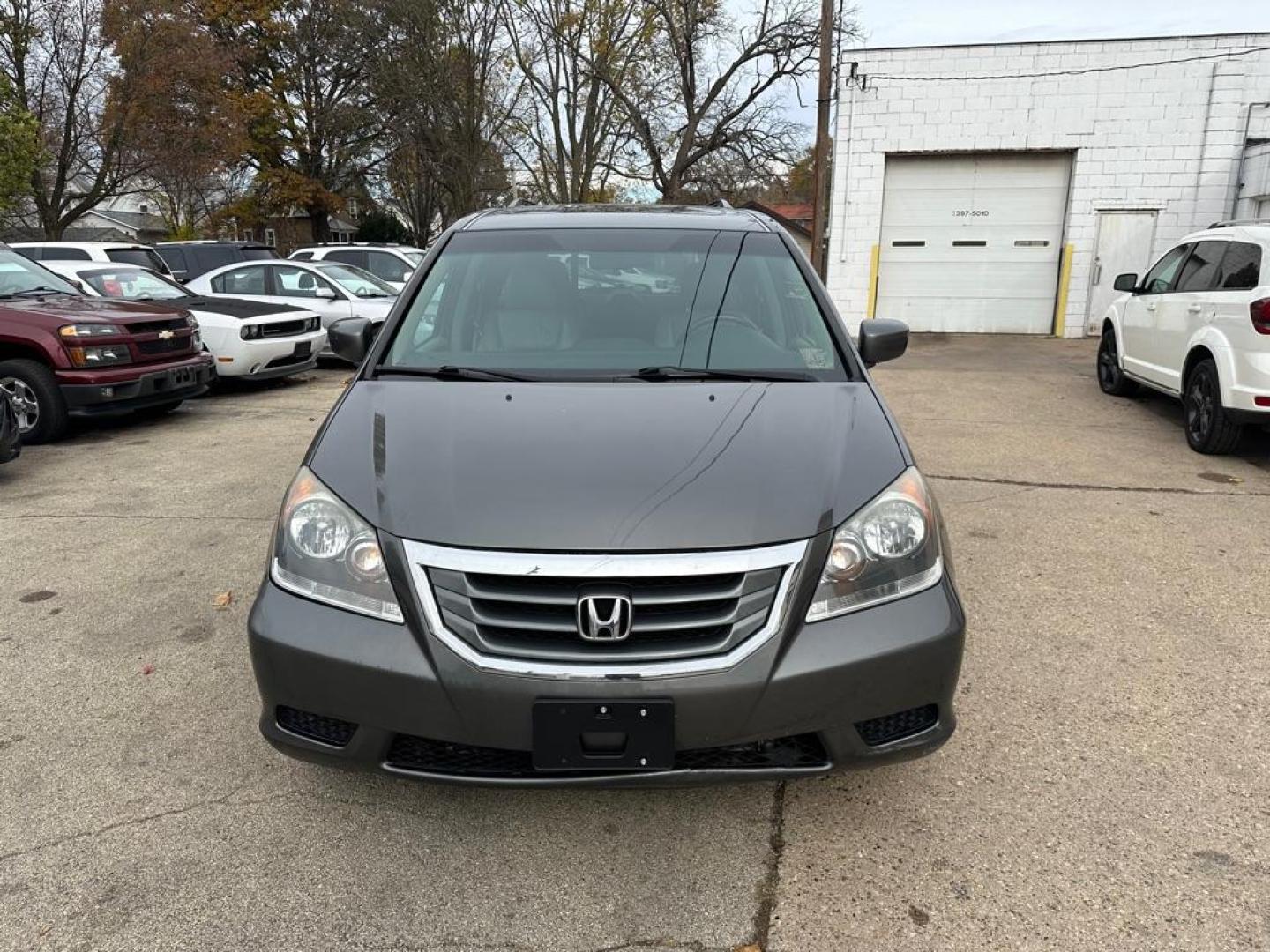 2008 GRAY HONDA ODYSSEY EXL (5FNRL38768B) with an 3.5L engine, Automatic transmission, located at 1708 Broadway, Rockford, IL, 61104, (815) 397-5010, 42.252522, -89.069359 - Photo#1