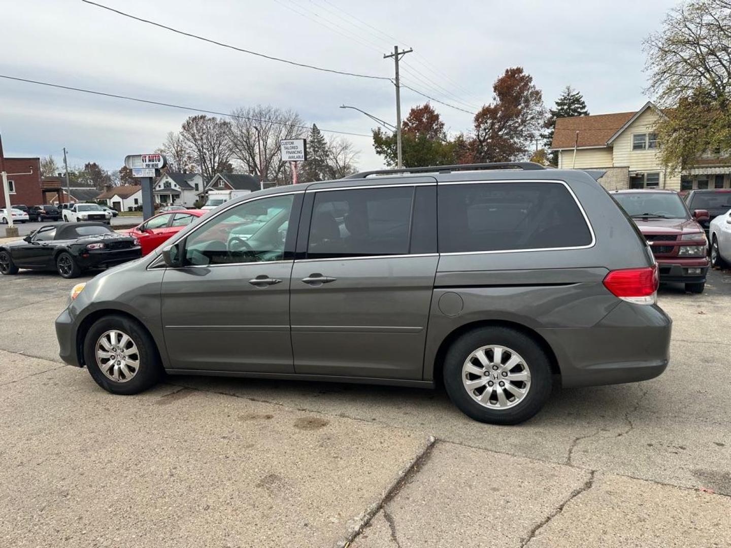 2008 GRAY HONDA ODYSSEY EXL (5FNRL38768B) with an 3.5L engine, Automatic transmission, located at 1708 Broadway, Rockford, IL, 61104, (815) 397-5010, 42.252522, -89.069359 - Photo#7