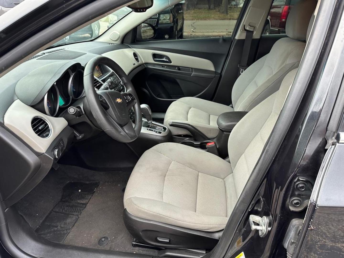 2015 BLACK CHEVROLET CRUZE LT (1G1PC5SBXF7) with an 1.4L engine, Automatic transmission, located at 1708 Broadway, Rockford, IL, 61104, (815) 397-5010, 42.252522, -89.069359 - Photo#10