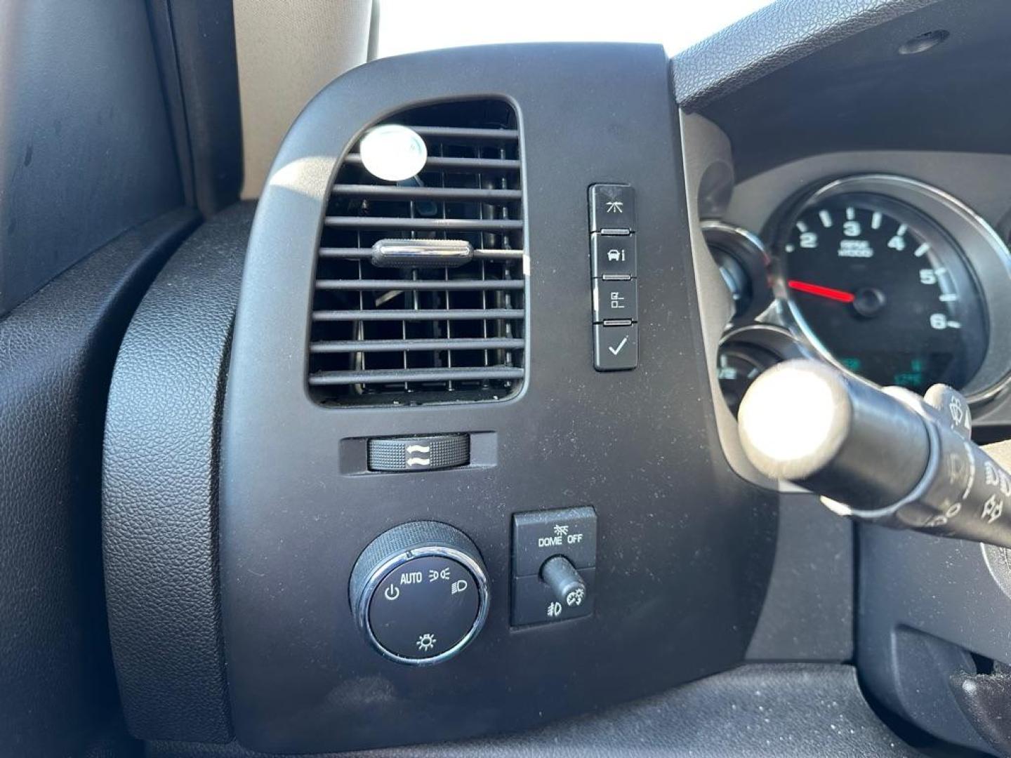 2012 BLACK CHEVROLET SILVERADO 1500 LT (1GCRKSE77CZ) with an 5.3L engine, Automatic transmission, located at 1708 Broadway, Rockford, IL, 61104, (815) 397-5010, 42.252522, -89.069359 - Photo#16