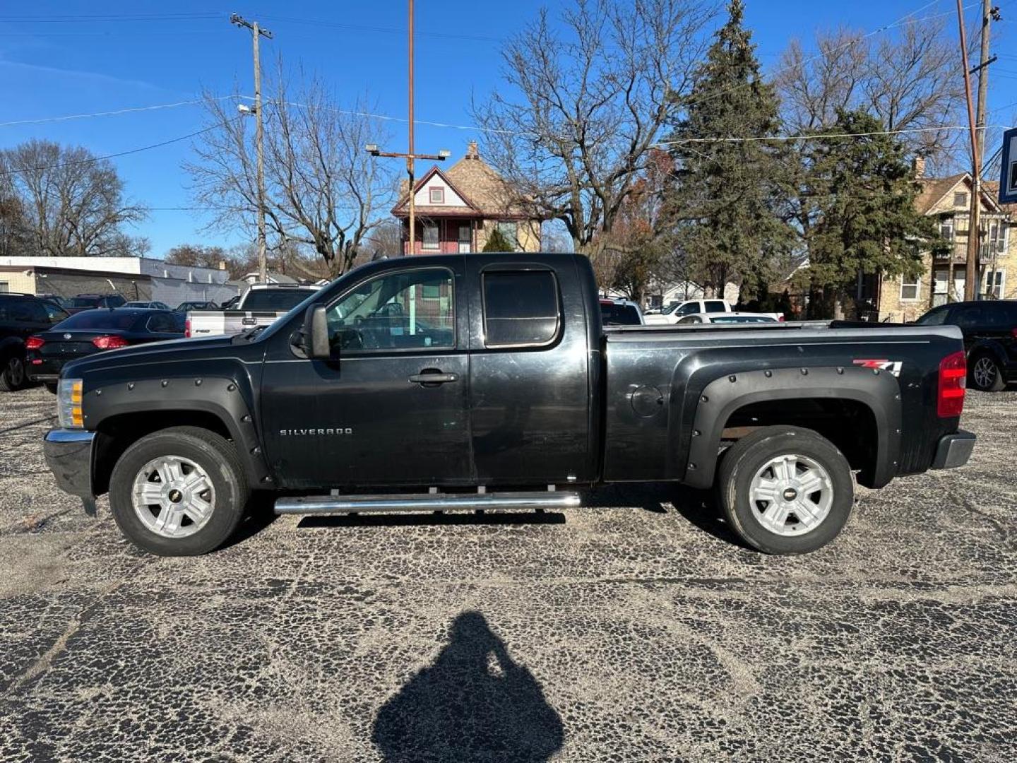 2012 BLACK CHEVROLET SILVERADO 1500 LT (1GCRKSE77CZ) with an 5.3L engine, Automatic transmission, located at 1708 Broadway, Rockford, IL, 61104, (815) 397-5010, 42.252522, -89.069359 - Photo#2