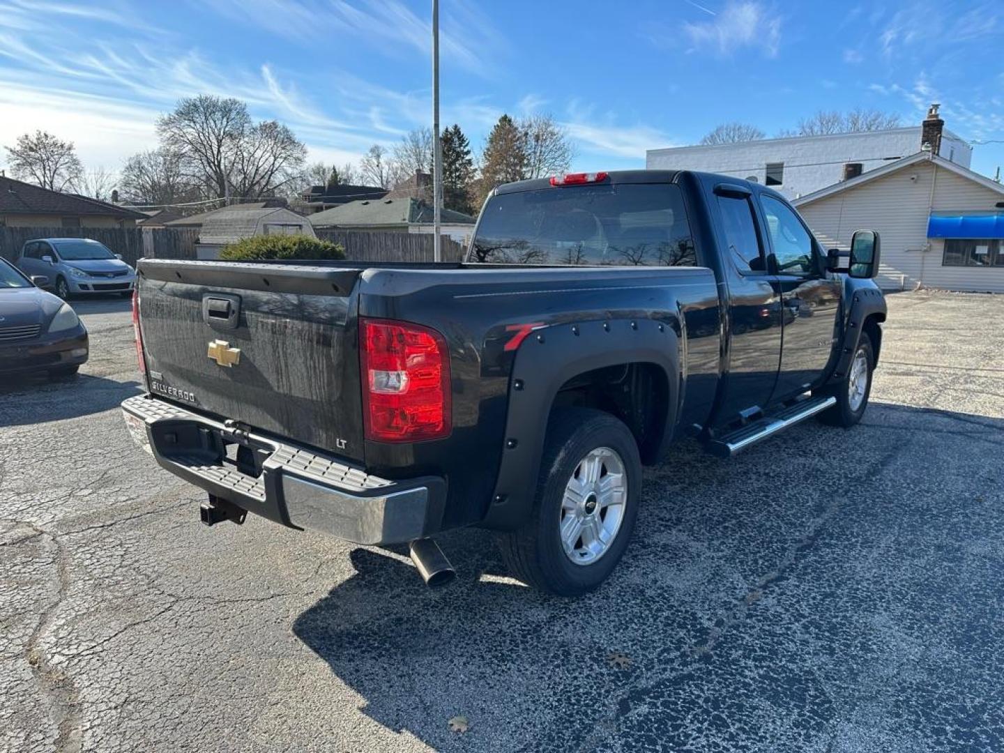 2012 BLACK CHEVROLET SILVERADO 1500 LT (1GCRKSE77CZ) with an 5.3L engine, Automatic transmission, located at 1708 Broadway, Rockford, IL, 61104, (815) 397-5010, 42.252522, -89.069359 - Photo#4