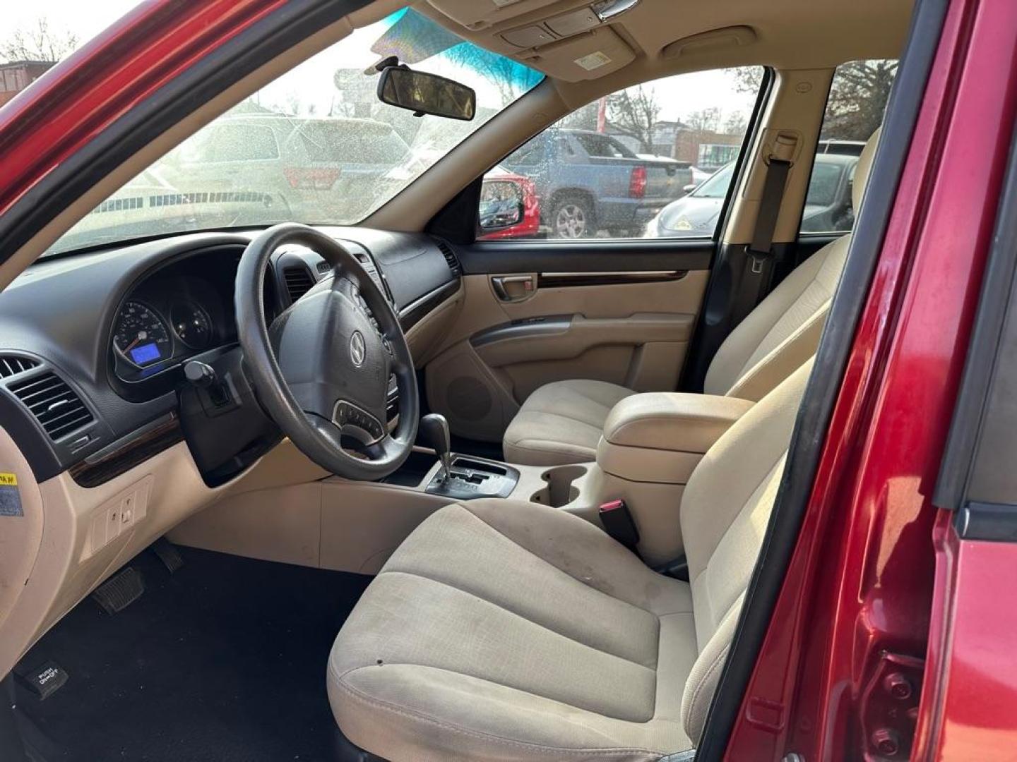 2010 RED HYUNDAI SANTA FE GLS (5NMSG3AB3AH) with an 2.4L engine, Automatic transmission, located at 1708 Broadway, Rockford, IL, 61104, (815) 397-5010, 42.252522, -89.069359 - Photo#9