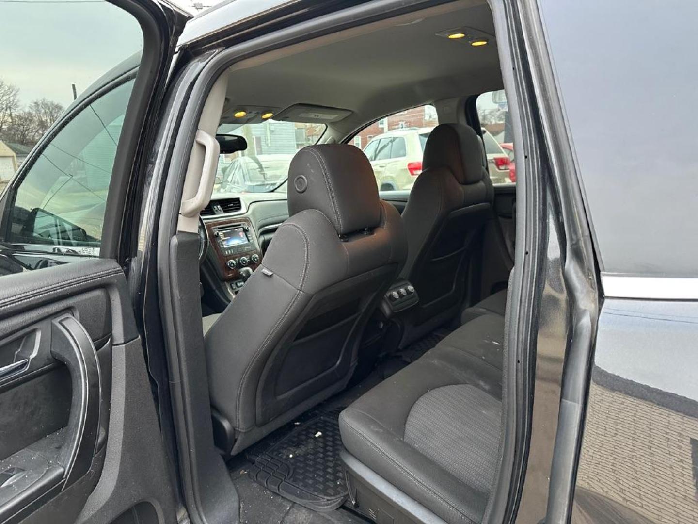 2013 BLACK CHEVROLET TRAVERSE LT (1GNKVGKD1DJ) with an 3.6L engine, Automatic transmission, located at 1708 Broadway, Rockford, IL, 61104, (815) 397-5010, 42.252522, -89.069359 - Photo#9