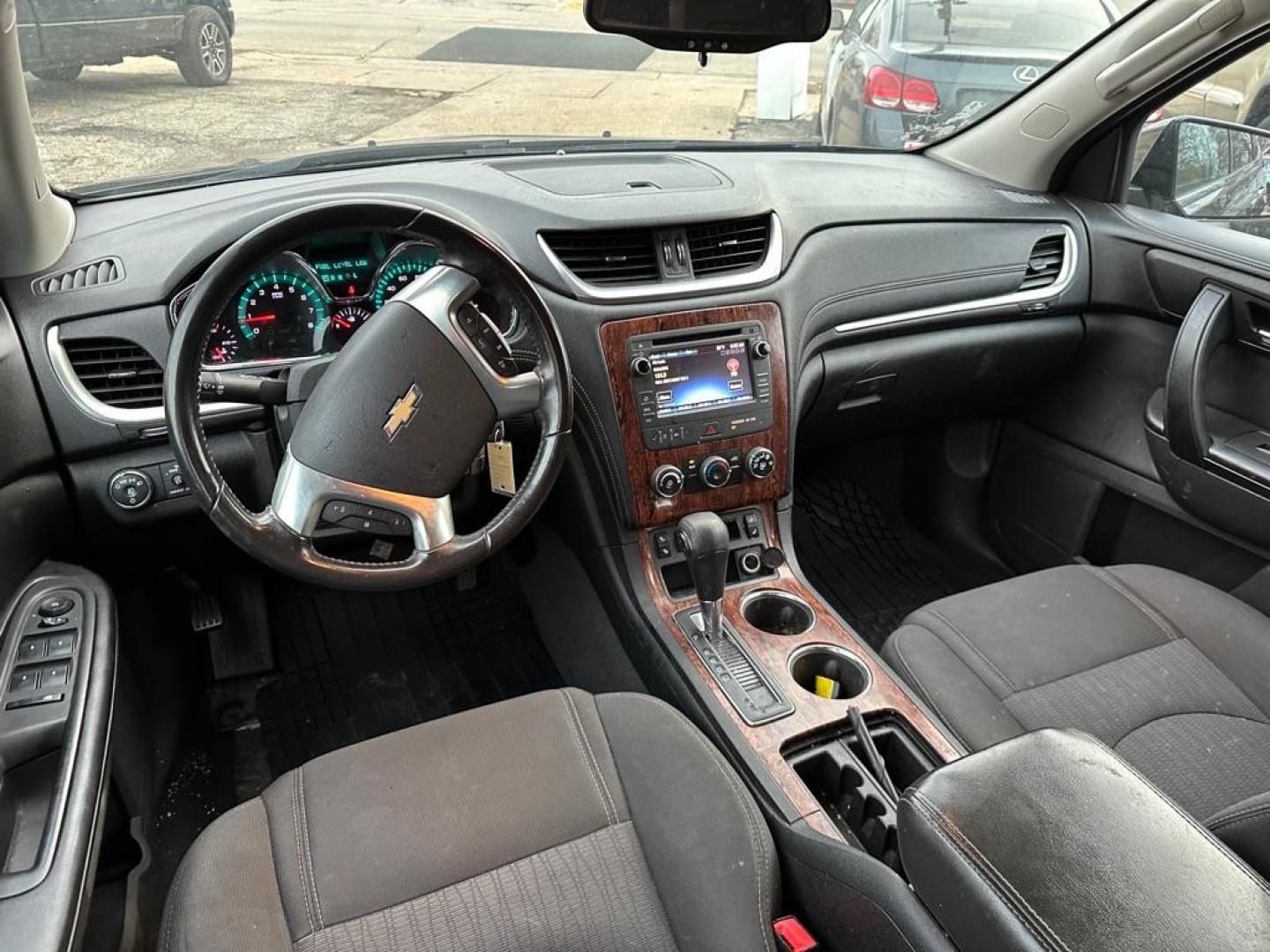 2013 BLACK CHEVROLET TRAVERSE LT (1GNKVGKD1DJ) with an 3.6L engine, Automatic transmission, located at 1708 Broadway, Rockford, IL, 61104, (815) 397-5010, 42.252522, -89.069359 - Photo#10