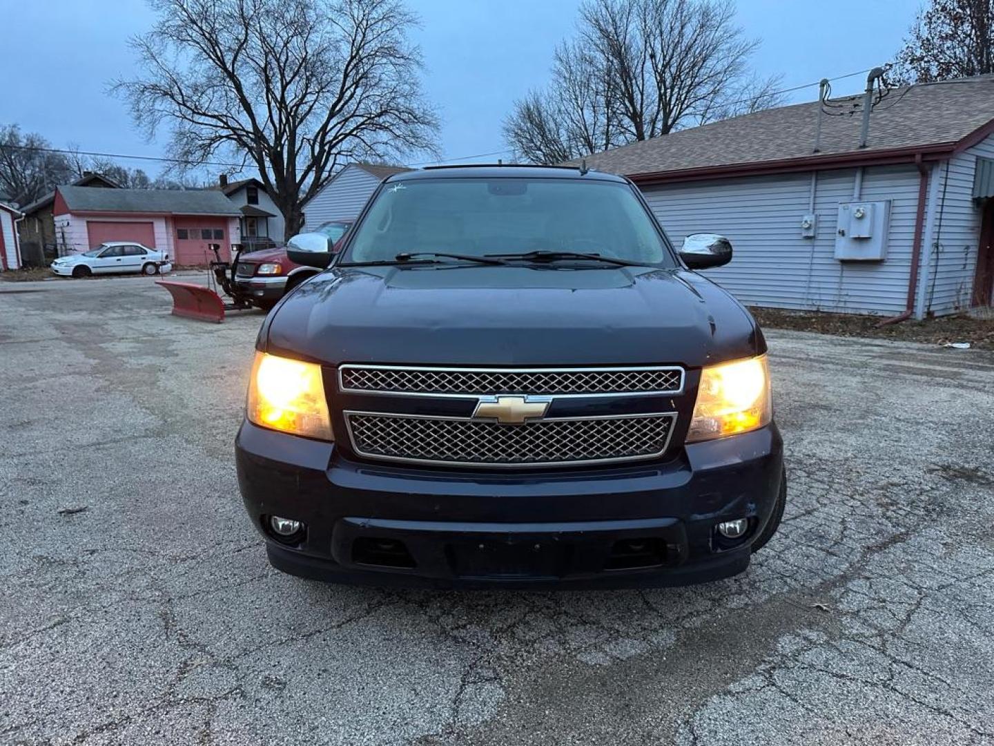 2007 BLUE CHEVROLET SUBURBAN 1500 (1GNFK163X7J) with an 5.3L engine, Automatic transmission, located at 1708 Broadway, Rockford, IL, 61104, (815) 397-5010, 42.252522, -89.069359 - Photo#1