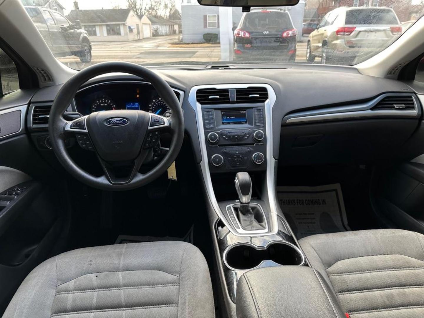 2015 GRAY FORD FUSION S (3FA6P0G75FR) with an 2.5L engine, Automatic transmission, located at 1708 Broadway, Rockford, IL, 61104, (815) 397-5010, 42.252522, -89.069359 - Photo#8