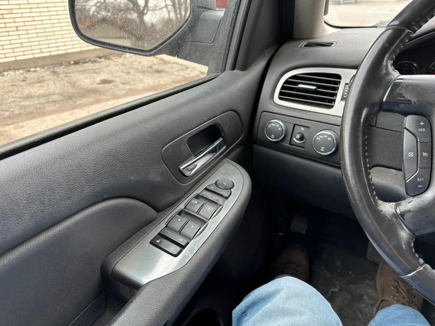 2007 GOLD CHEVROLET TAHOE 1500 (1GNFK13037R) with an 5.3L engine, Automatic transmission, located at 1708 Broadway, Rockford, IL, 61104, (815) 397-5010, 42.252522, -89.069359 - Photo#8