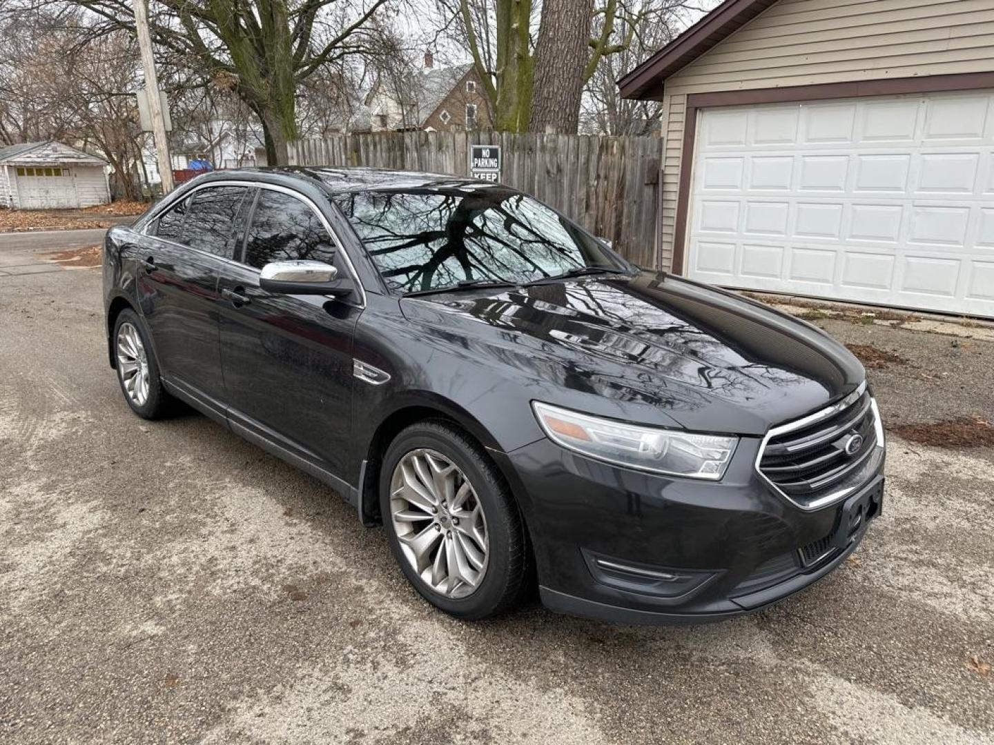 2013 BLACK FORD TAURUS LIMITED (1FAHP2F82DG) with an 3.5L engine, Automatic transmission, located at 1708 Broadway, Rockford, IL, 61104, (815) 397-5010, 42.252522, -89.069359 - Photo#3