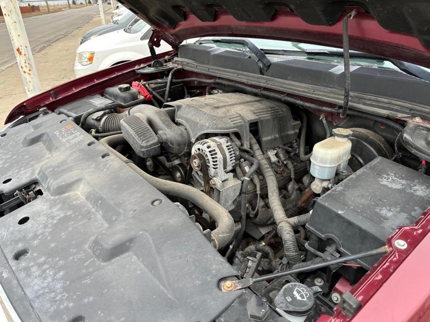 2013 RED CHEVROLET SILVERADO 1500 LT (1GCRKSE76DZ) with an 5.3L engine, Automatic transmission, located at 1708 Broadway, Rockford, IL, 61104, (815) 397-5010, 42.252522, -89.069359 - Photo#10