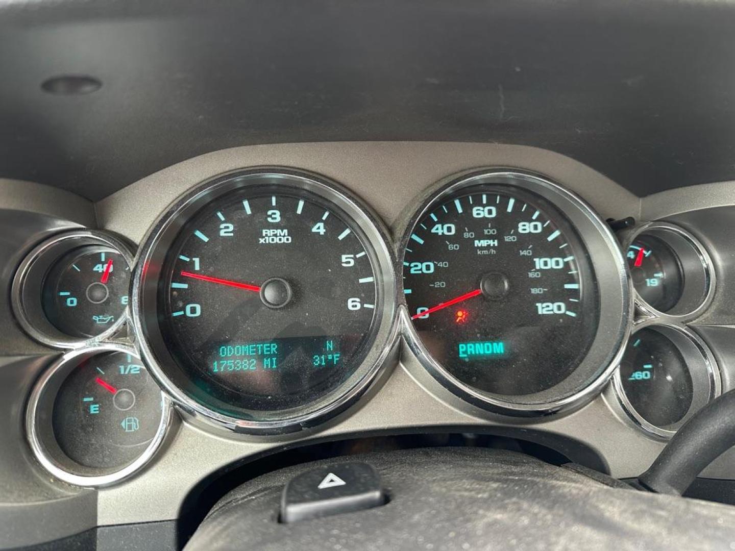 2013 RED CHEVROLET SILVERADO 1500 LT (1GCRKSE76DZ) with an 5.3L engine, Automatic transmission, located at 1708 Broadway, Rockford, IL, 61104, (815) 397-5010, 42.252522, -89.069359 - Photo#7