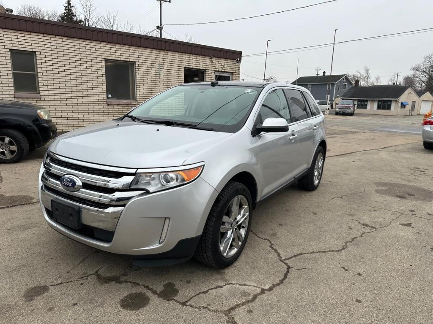 2011 SILVER FORD EDGE LIMITED (2FMDK4KC8BB) with an 3.5L engine, Automatic transmission, located at 1708 Broadway, Rockford, IL, 61104, (815) 397-5010, 42.252522, -89.069359 - Photo#0