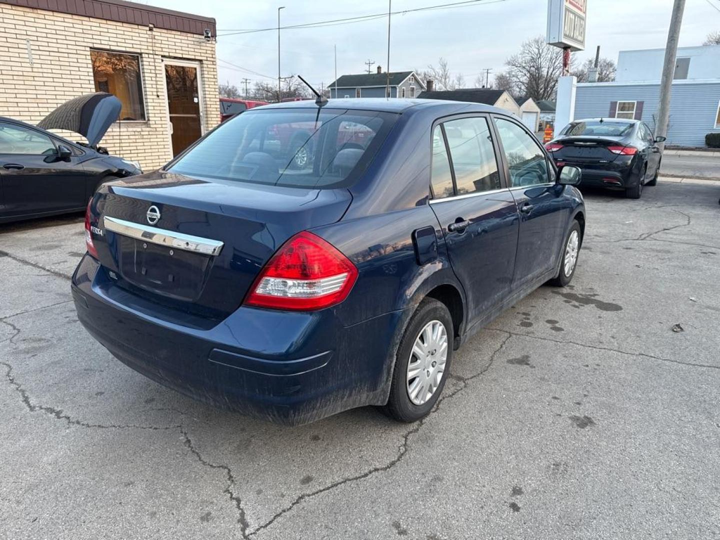 2008 BLUE NISSAN VERSA S (3N1BC11E08L) with an 1.8L engine, Continuously Variable transmission, located at 1708 Broadway, Rockford, IL, 61104, (815) 397-5010, 42.252522, -89.069359 - Photo#2